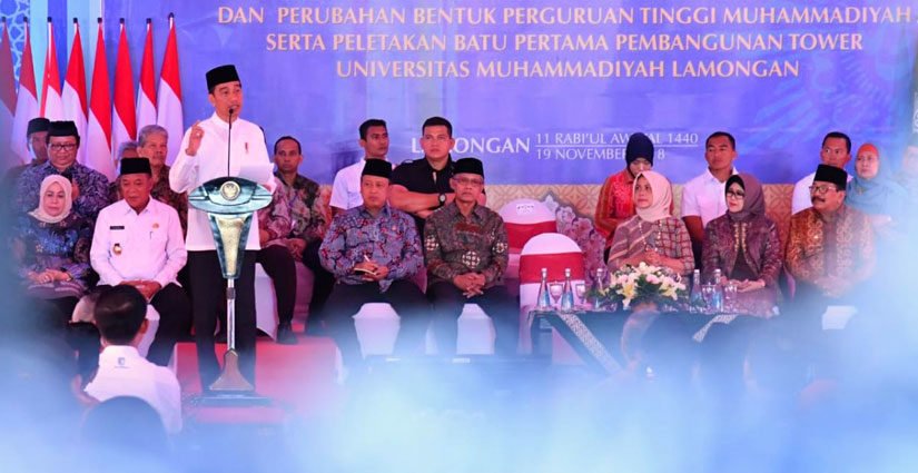 Presiden Joko Widodo Resmikan Perubahan Status Enam Perguruan Tinggi Di Lamongan